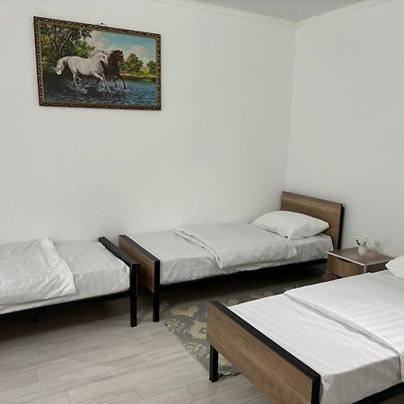 Hostel,Halal Хостел,Халал Tokmok Dış mekan fotoğraf