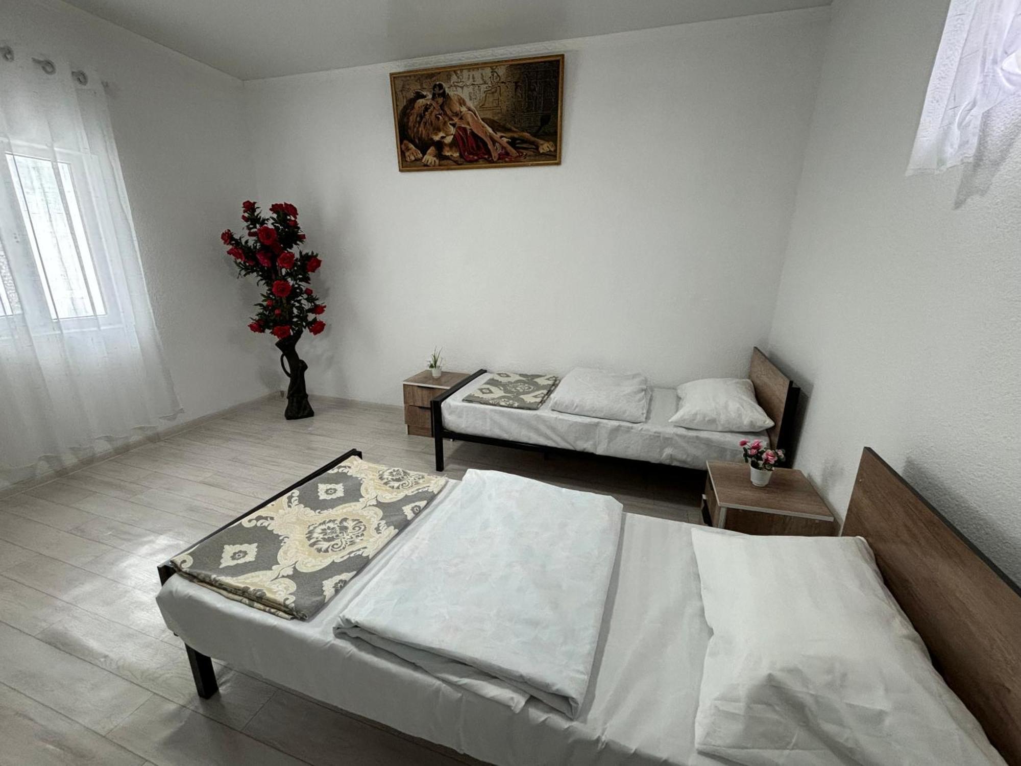 Hostel,Halal Хостел,Халал Tokmok Dış mekan fotoğraf